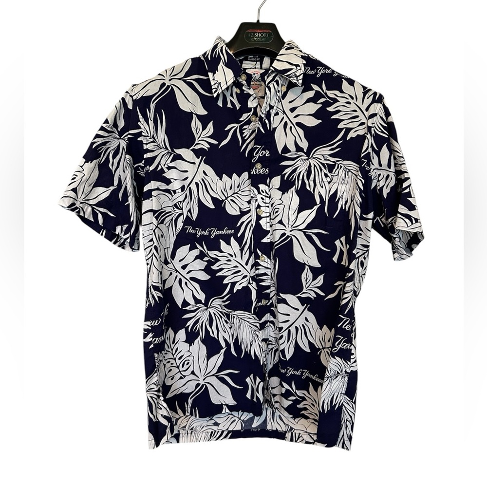 NY Yankees Reyn Spooner Hawaiian Shirt Size M